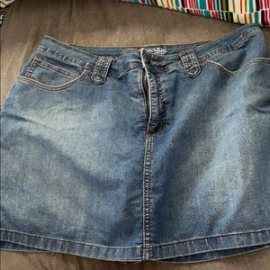 Jean skort